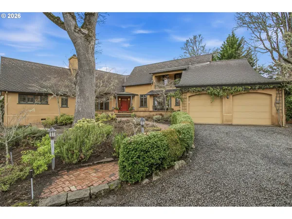 $1,076,000 | 2565 Braewood Lane, Eugene, OR 97405