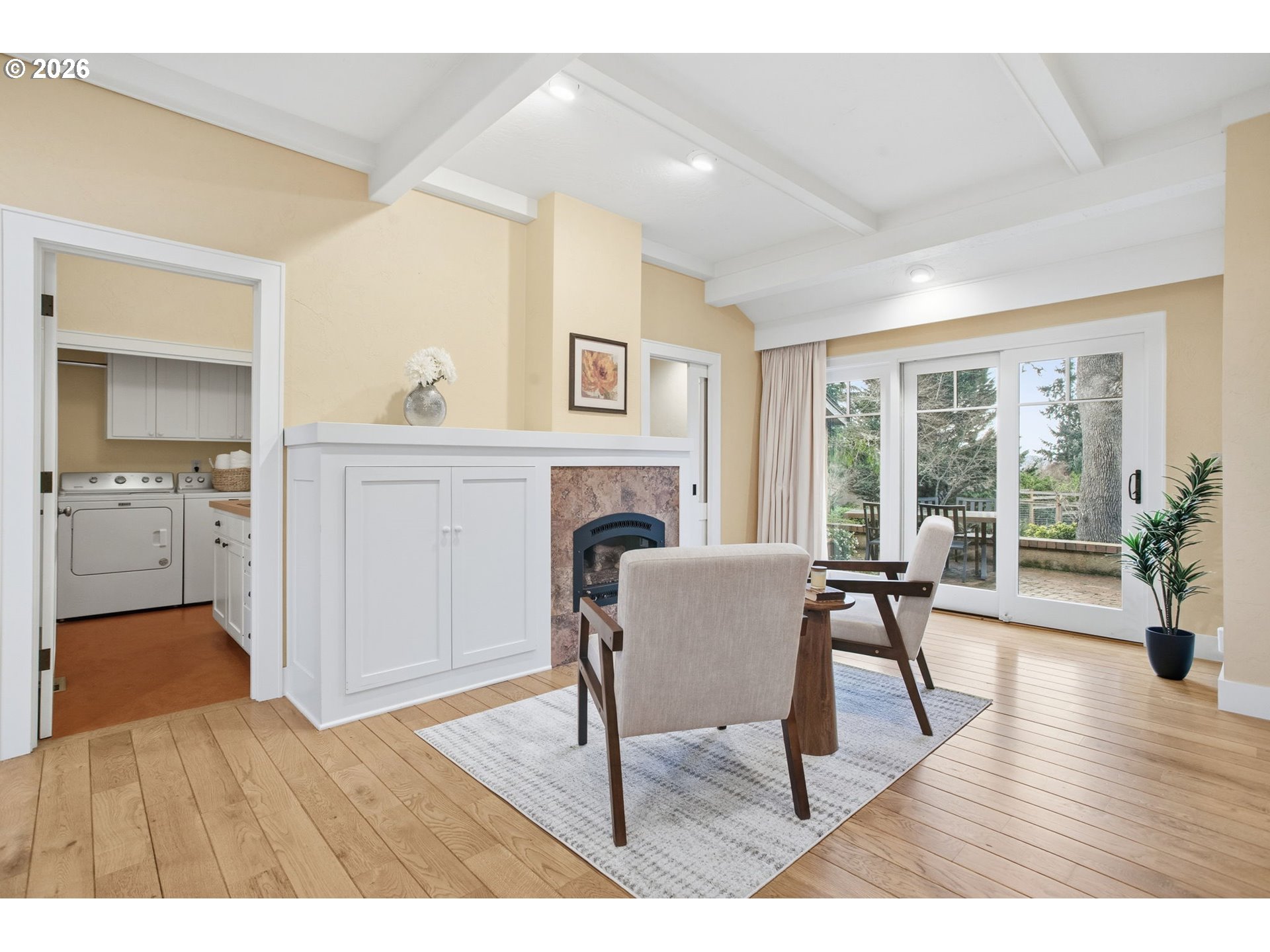 2565 Braewood Lane Eugene, OR 97405 - Photo 18 of 48 Family Room
