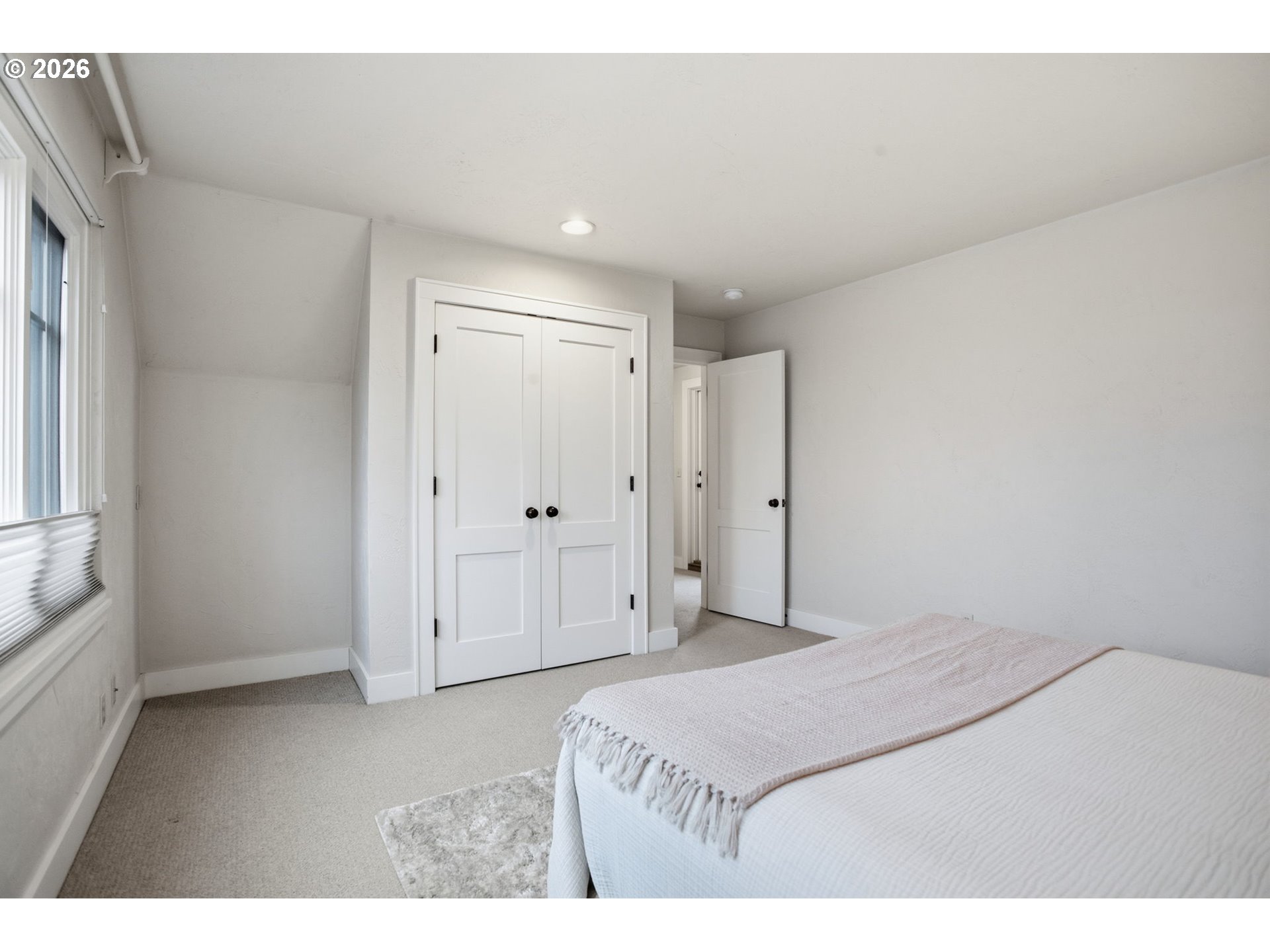 2565 Braewood Lane Eugene, OR 97405 - Photo 38 of 48 Bedroom