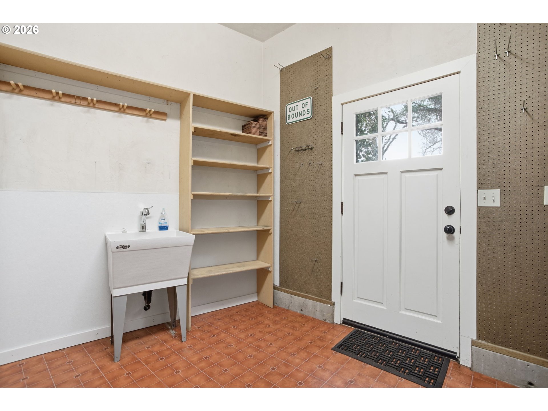 2565 Braewood Lane Eugene, OR 97405 - Photo 43 of 48 Mud Room