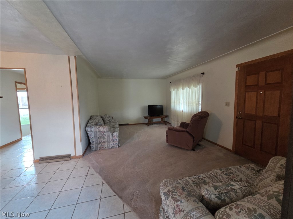 636 Lincoln Street Struthers, OH 44471 - Photo 7 of 26