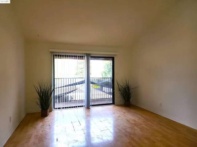 $162,500 | 3702 West Benjamin Holt Drive, Unit 24, Stockton, CA 95219