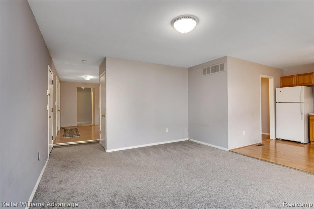 43534 Hanford Road Canton, MI 48187 - Photo 8 of 28