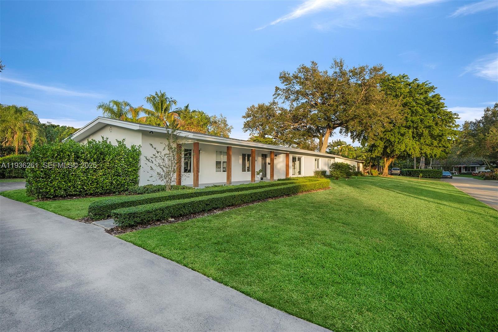 5835 Southwest 100th Terrace Pinecrest, FL 33156 - Photo 2 of 19