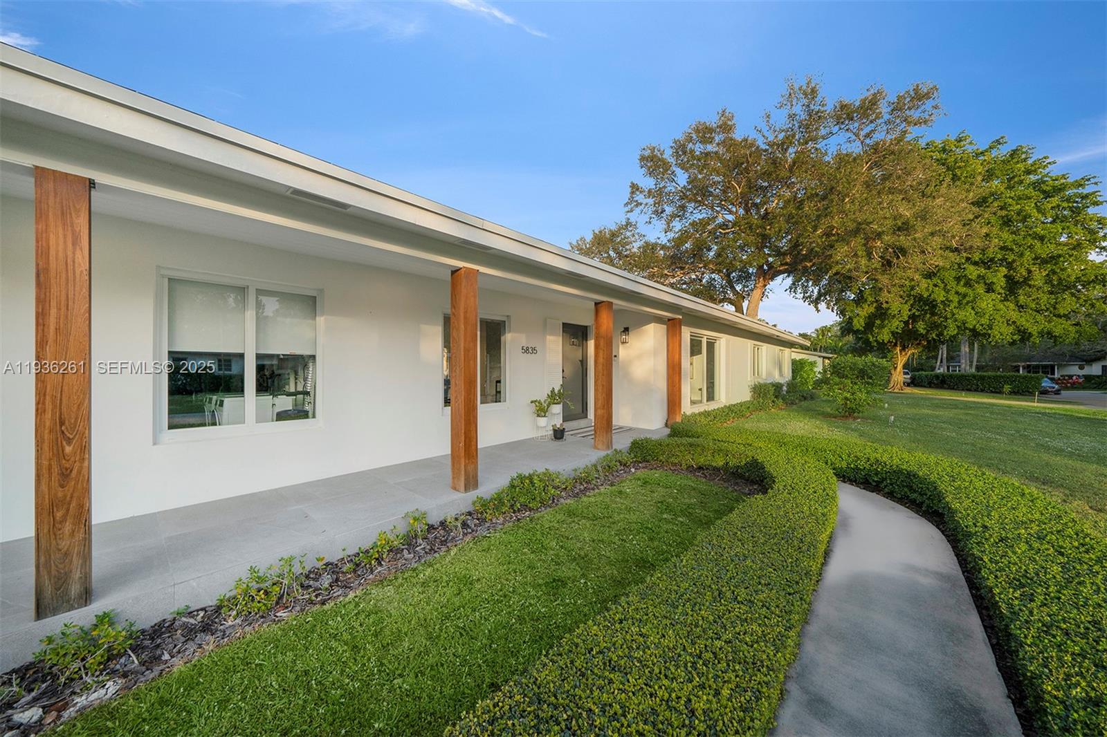 5835 Southwest 100th Terrace Pinecrest, FL 33156 - Photo 3 of 19