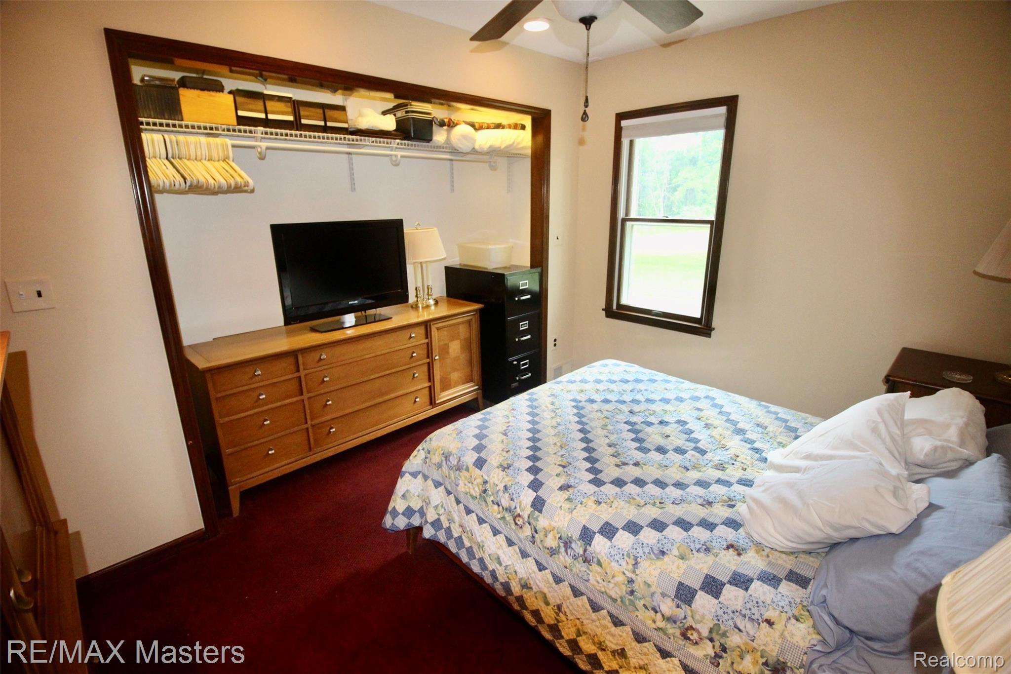 32430 King Road New Boston, MI 48164 - Photo 16 of 36 Main floor bedroom, another angle.