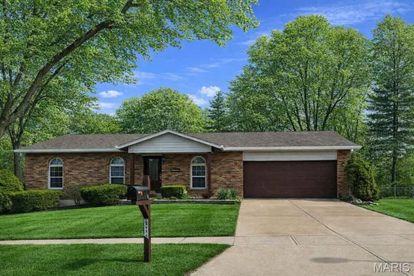 $354,900 | 4452 Dantonaire Place, St. Louis, MO 63128