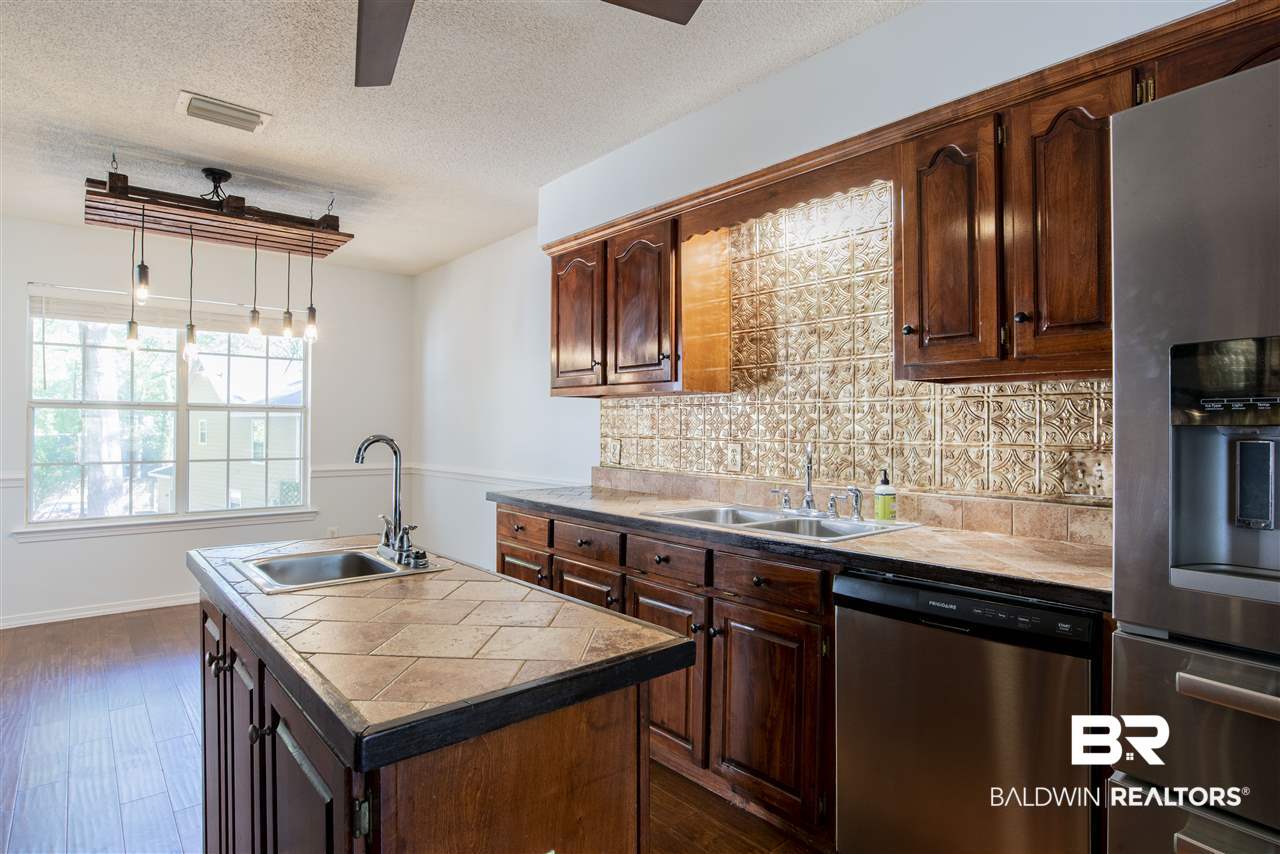 251 Ridgewood Drive Daphne, AL 36526 - Photo 4 of 21
