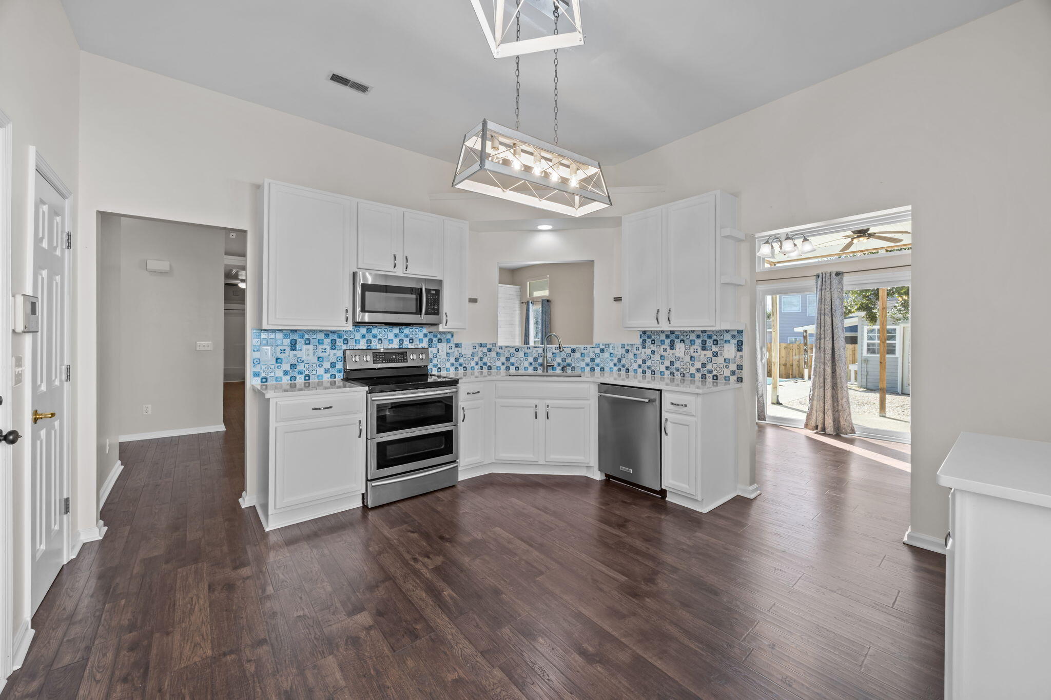 115 Corrientes Court Summerville, SC 29483 - Photo 8 of 35 8-web-or-mls-470A0703