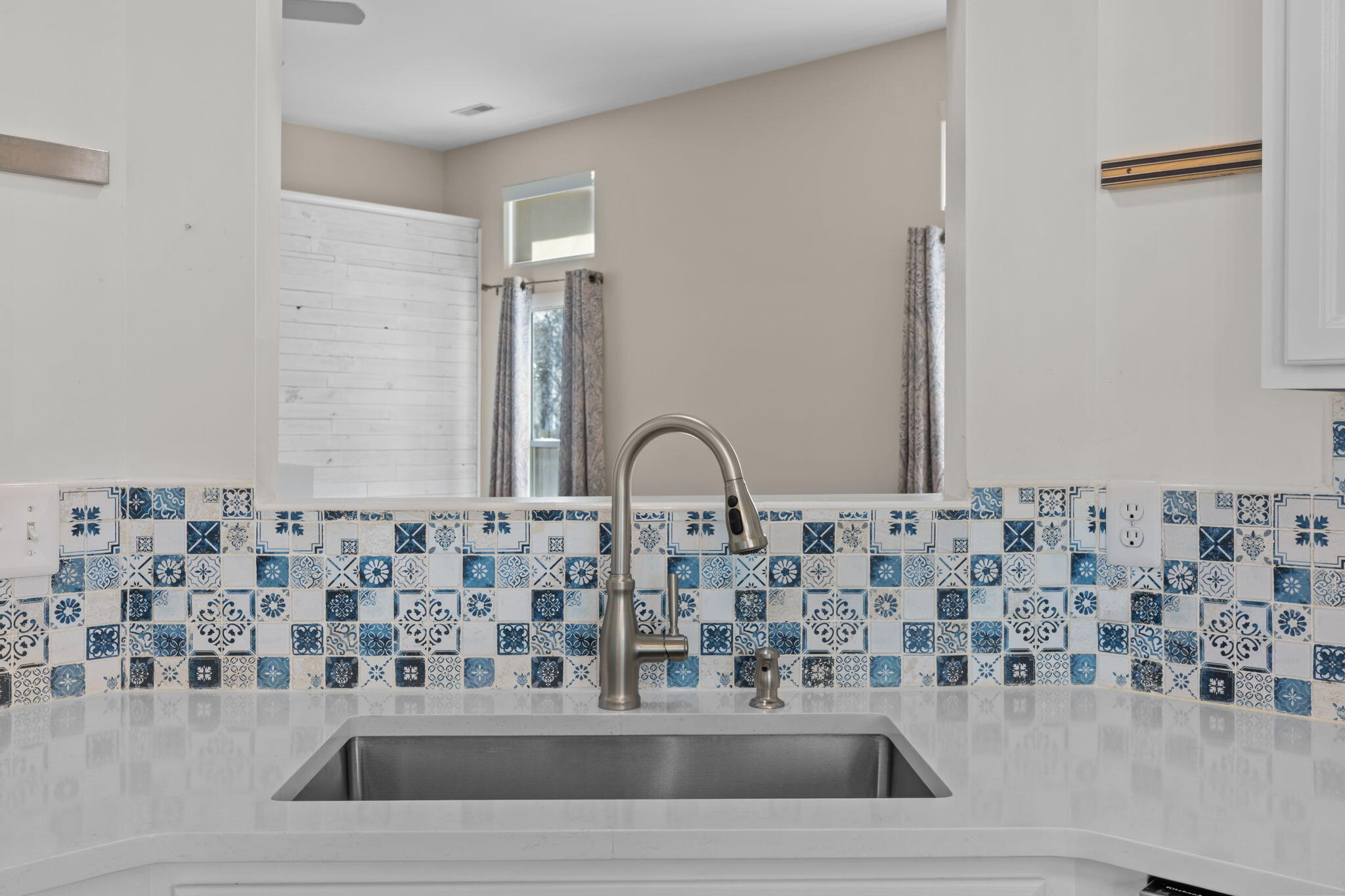 115 Corrientes Court Summerville, SC 29483 - Photo 9 of 35 9-web-or-mls-470A0706