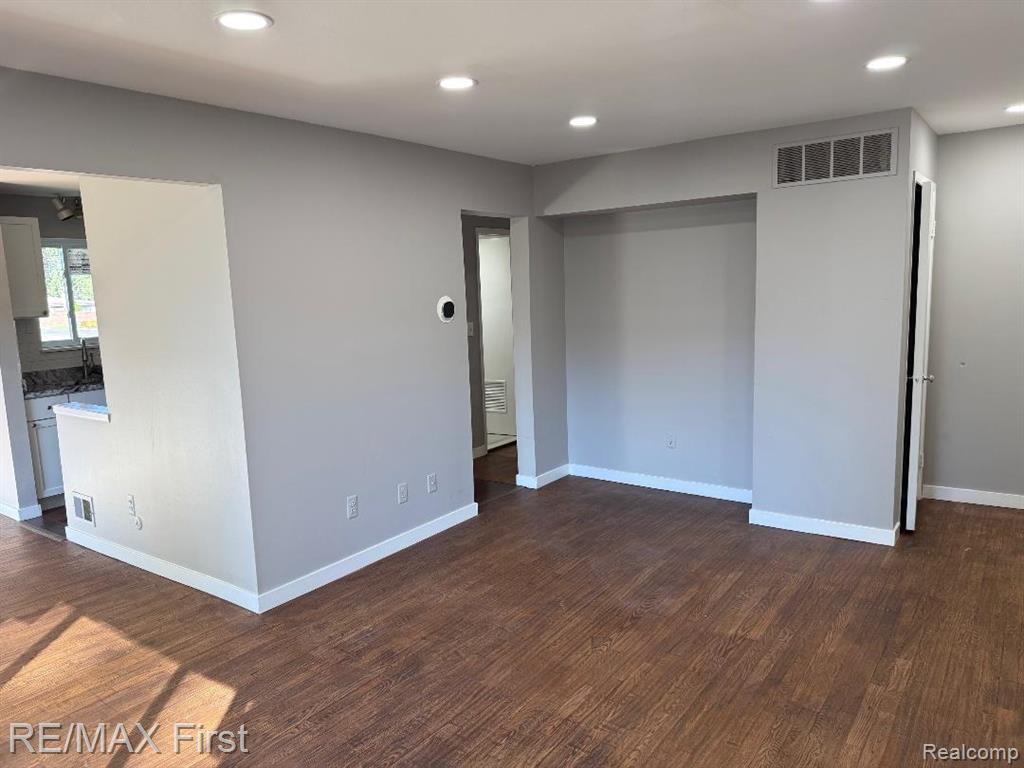 29638 Hoover Road, Unit 638 Warren, MI 48093 - Photo 6 of 25