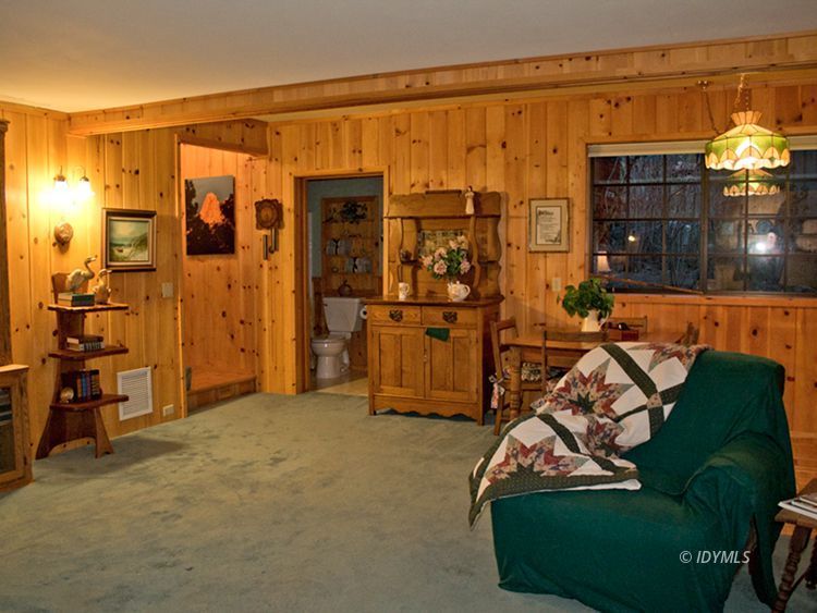 55870 Encino Road Idyllwild, CA 92549 - Photo 22 of 29 a view of a room with gym equipment