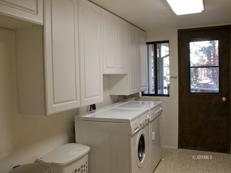 55870 Encino Road Idyllwild, CA 92549 - Photo 25 of 29 a utility room with dryer and washer