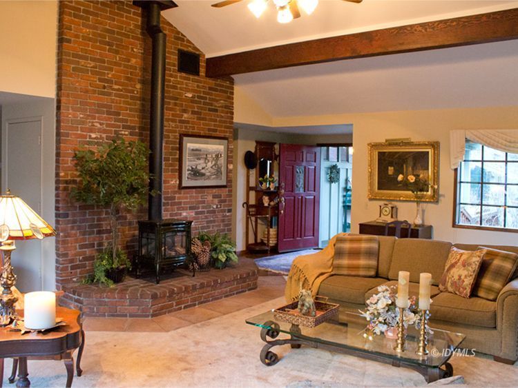 55870 Encino Road Idyllwild, CA 92549 - Photo 4 of 29 a view of a livingroom with furniture and a couch