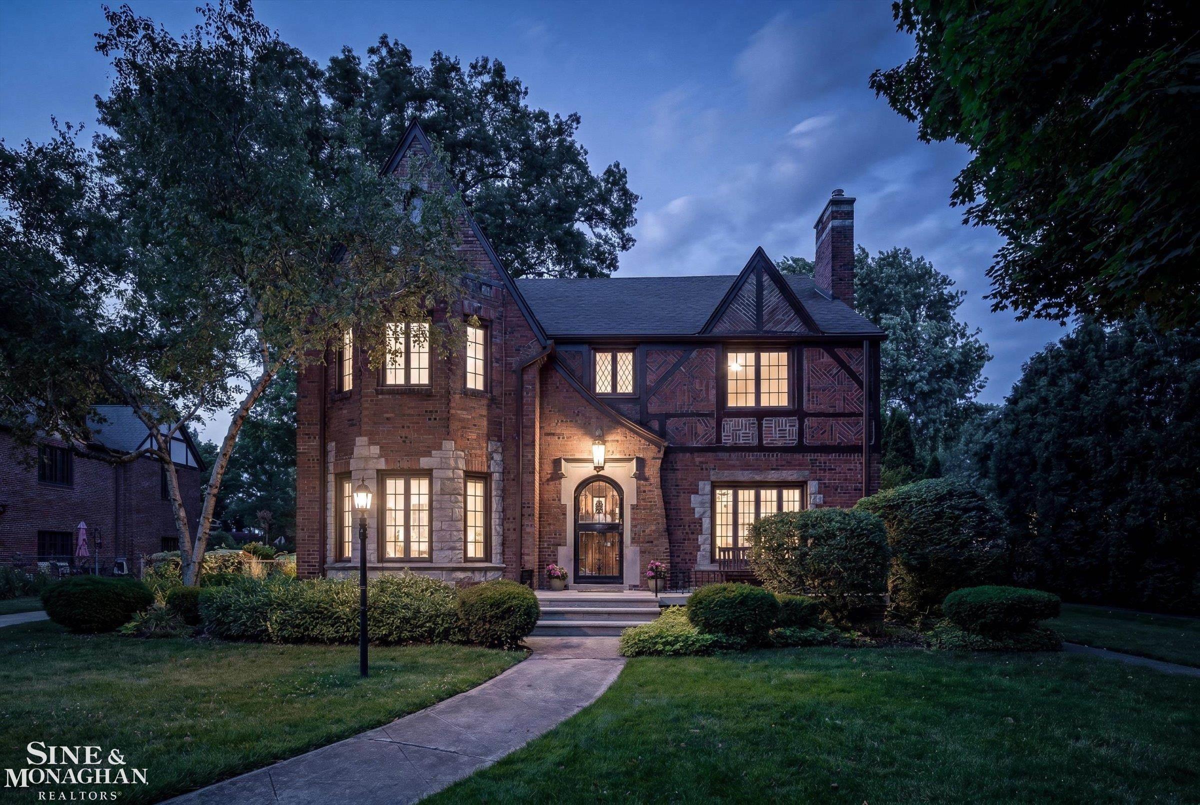 542 Lakepointe Street Grosse Pointe Park, MI 48230 - Photo 34 of 48