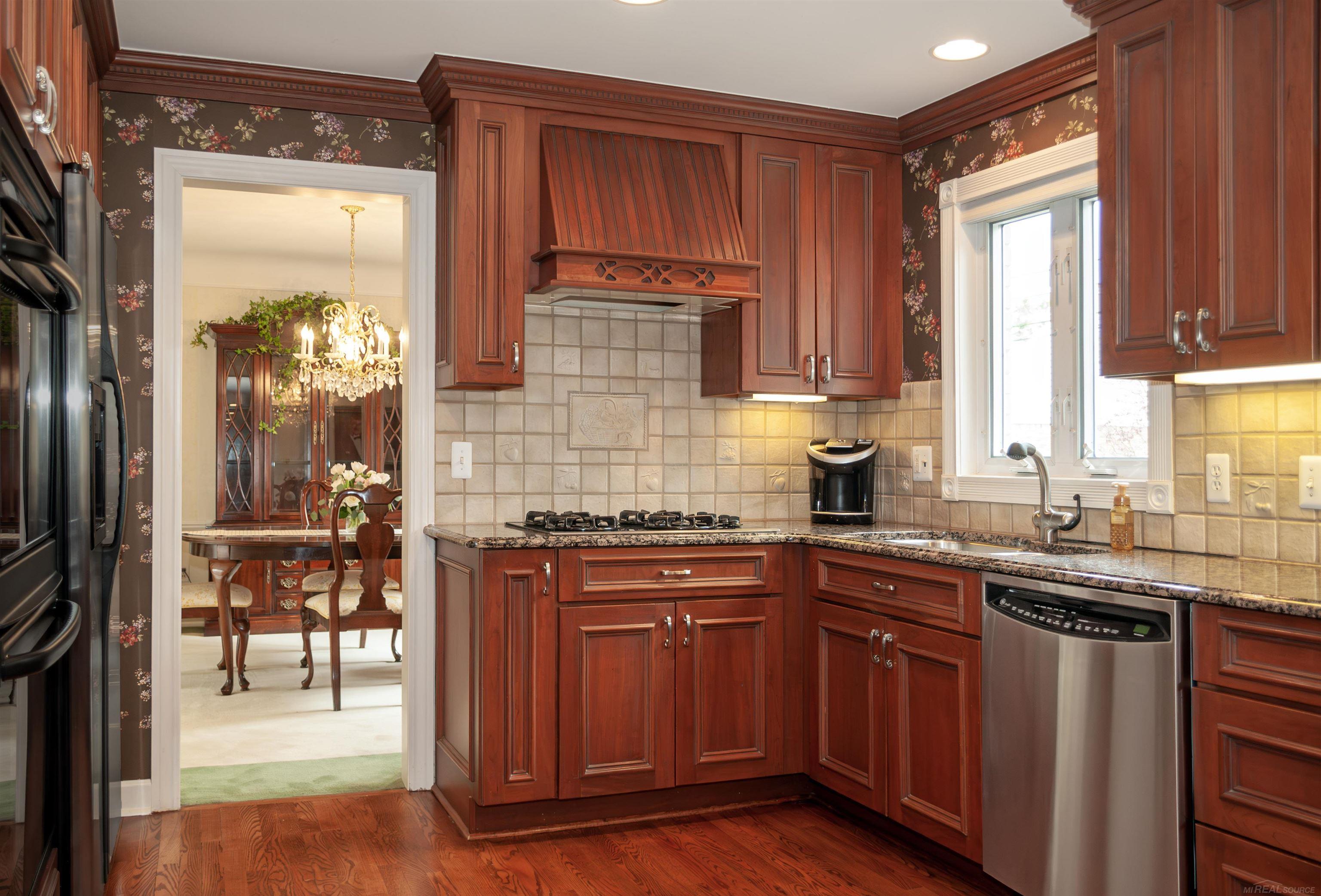 1010 Canterbury Road Grosse Pointe Woods, MI 48236 - Photo 18 of 65
