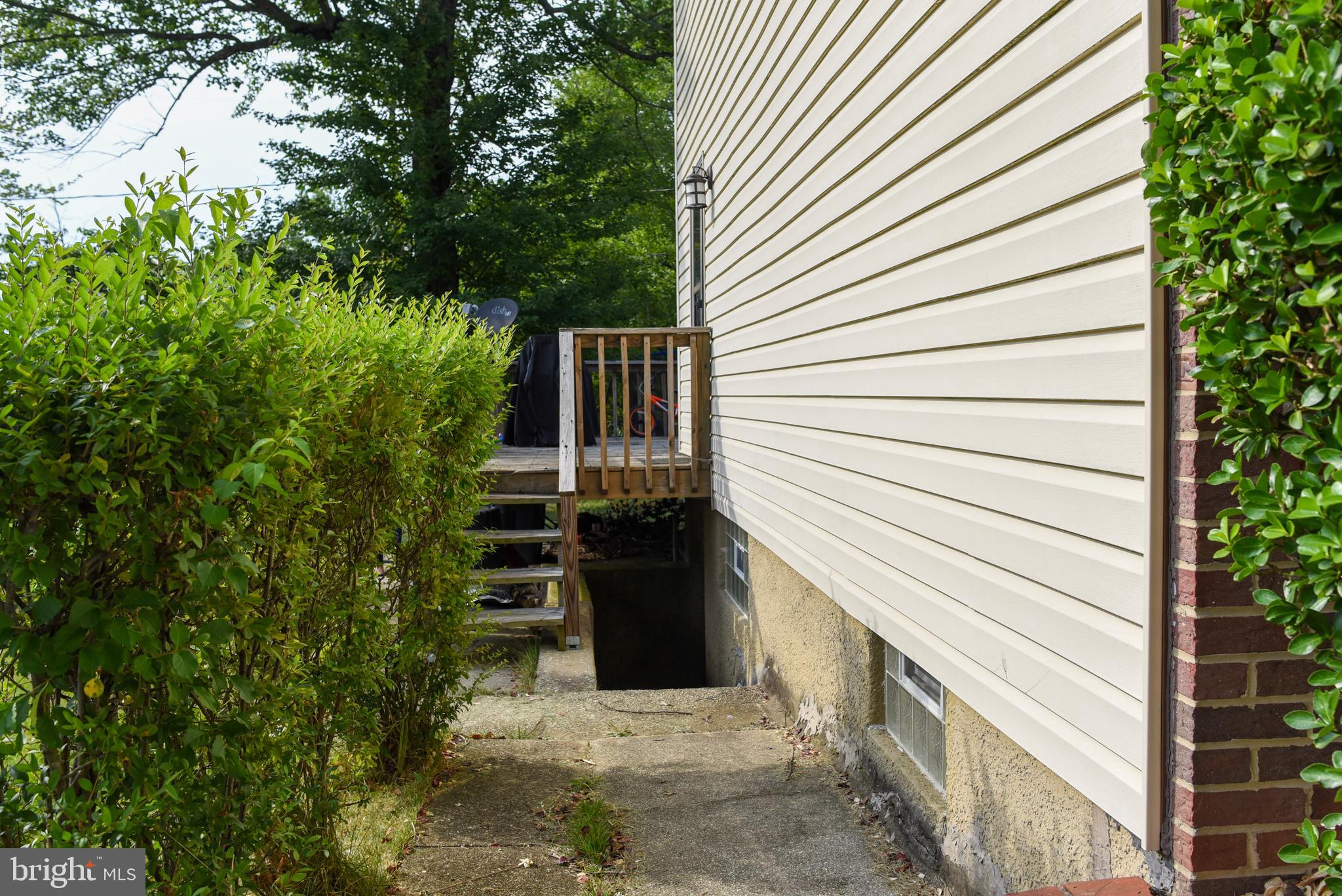 3916 Bryony Road Randallstown, MD 21133 - Photo 8 of 20 Convenient side entrance to the basement & kitchen