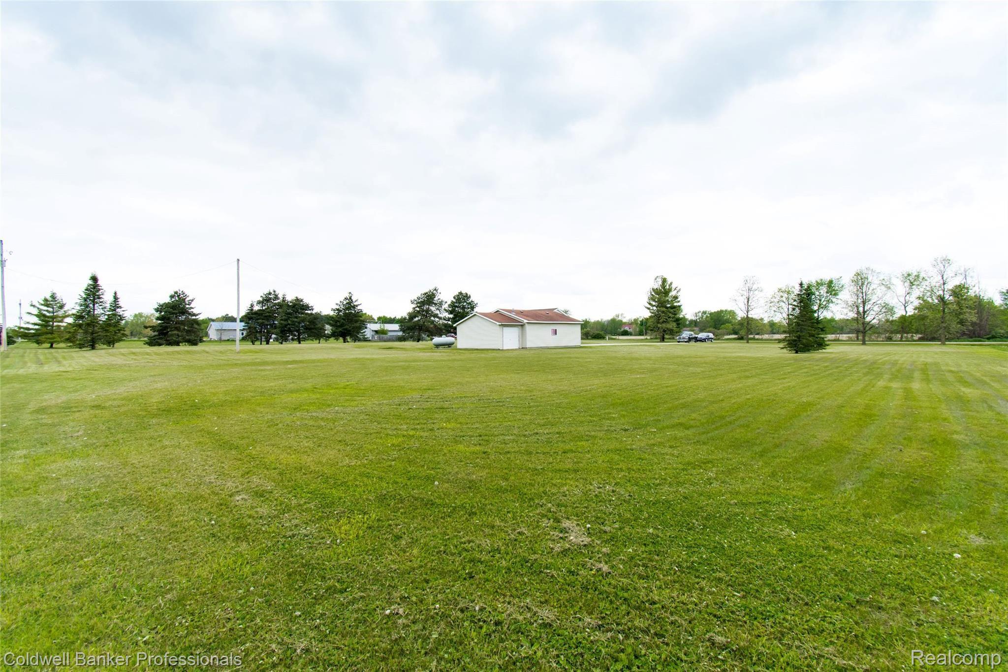 8471 Cook Road Swartz Creek, MI 48473 - Photo 35 of 37 8471CookRd-032.jpg