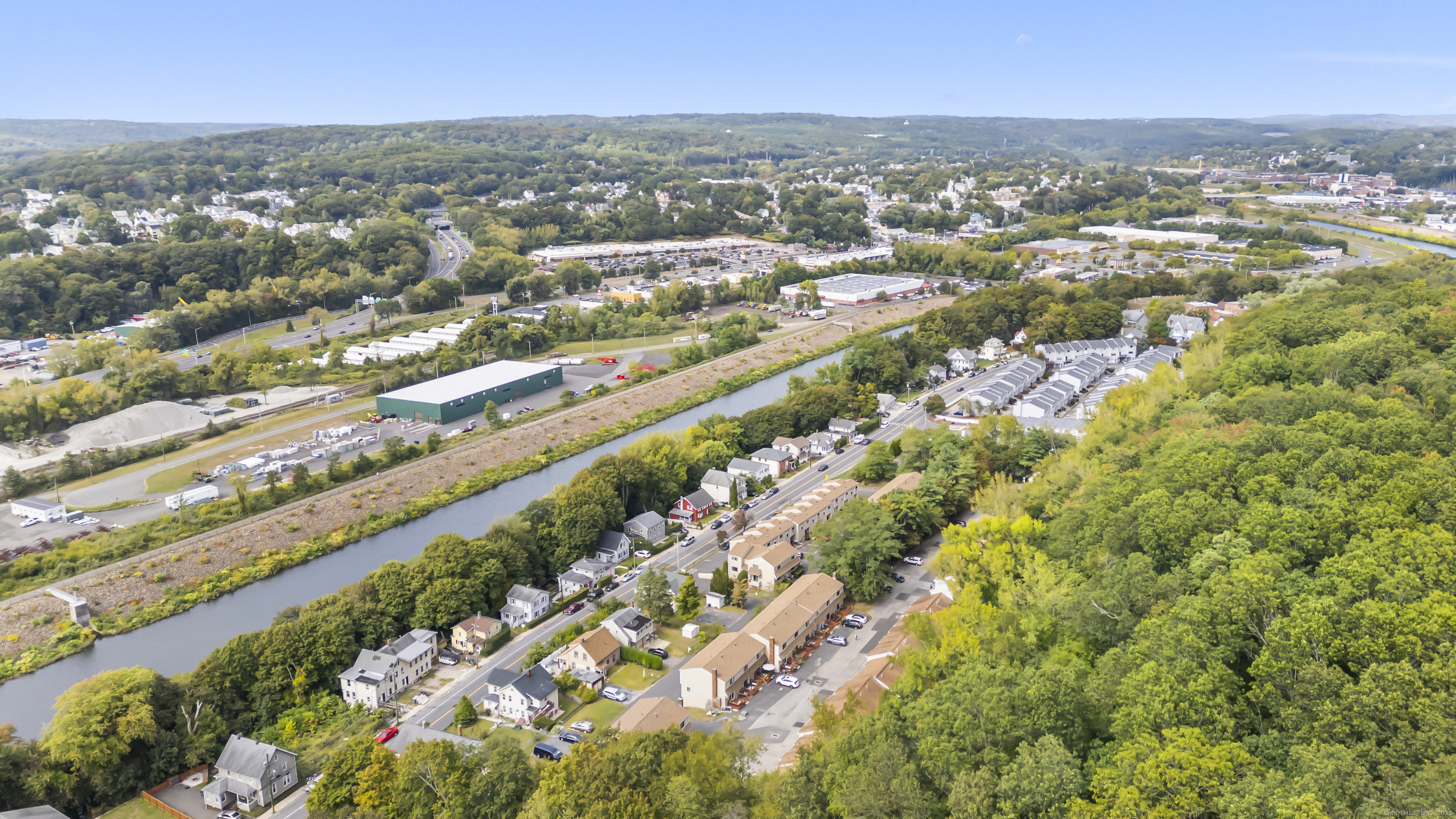 233 Derby Avenue, Unit 611 Derby, CT 06418 - Photo 17 of 19 an aerial view of multiple house