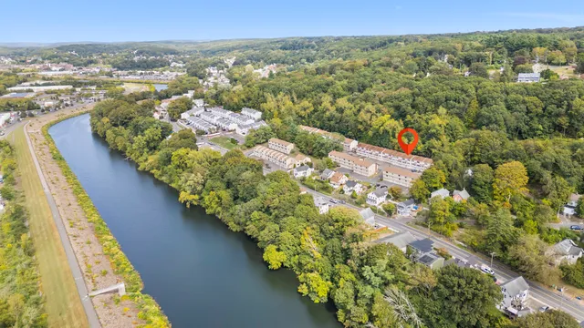 $2,200 | 233 Derby Avenue, Unit 611, Derby, CT 06418