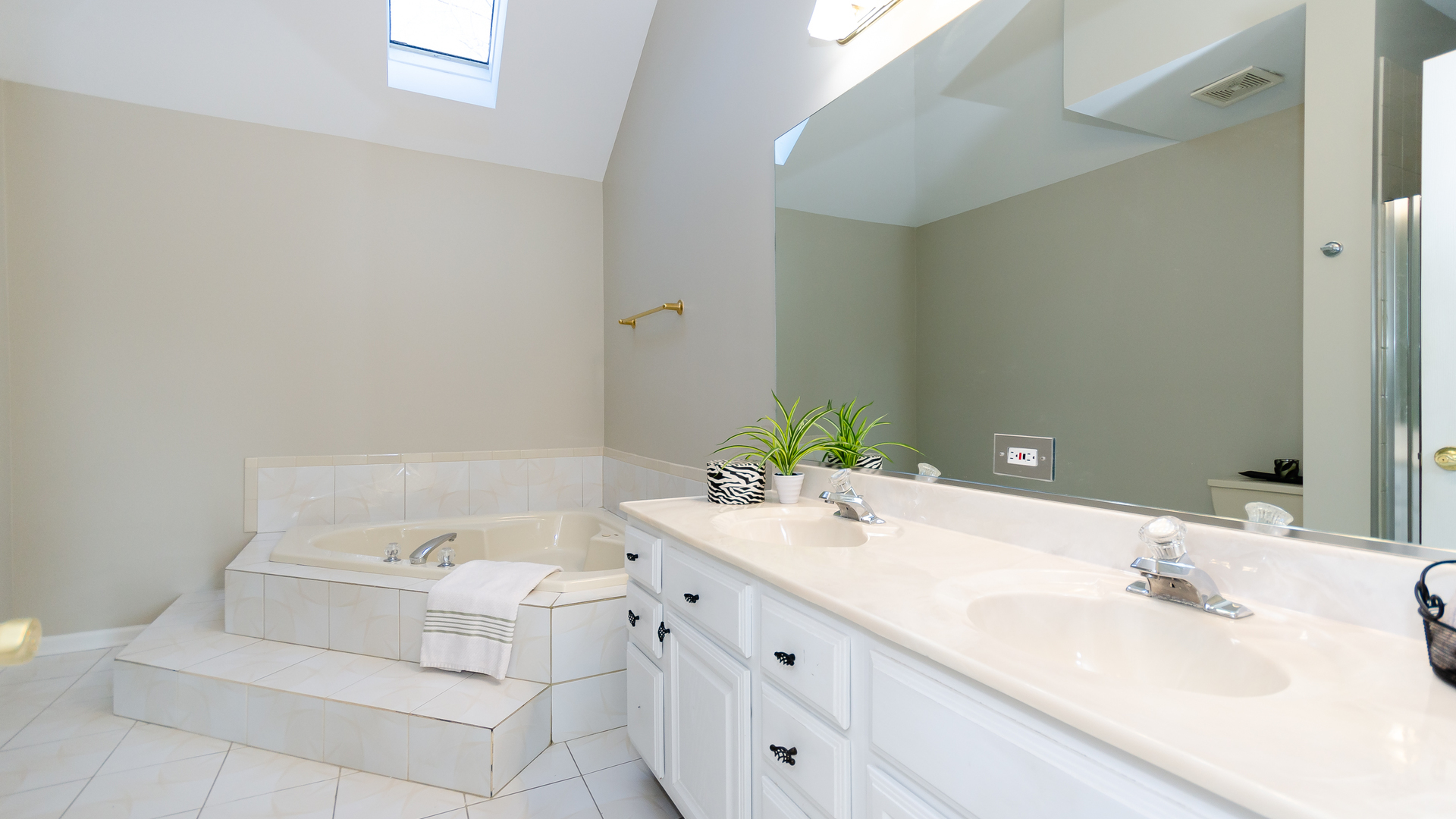 2008 Oldfield Road Darien, IL 60561 - Photo 25 of 36