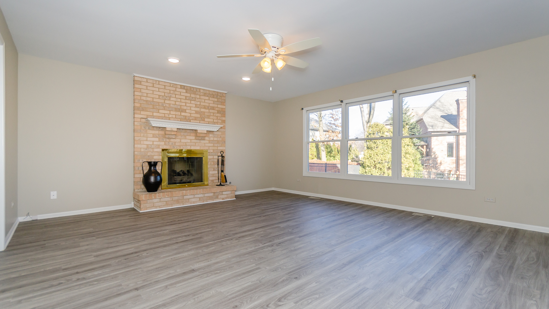 2008 Oldfield Road Darien, IL 60561 - Photo 7 of 36