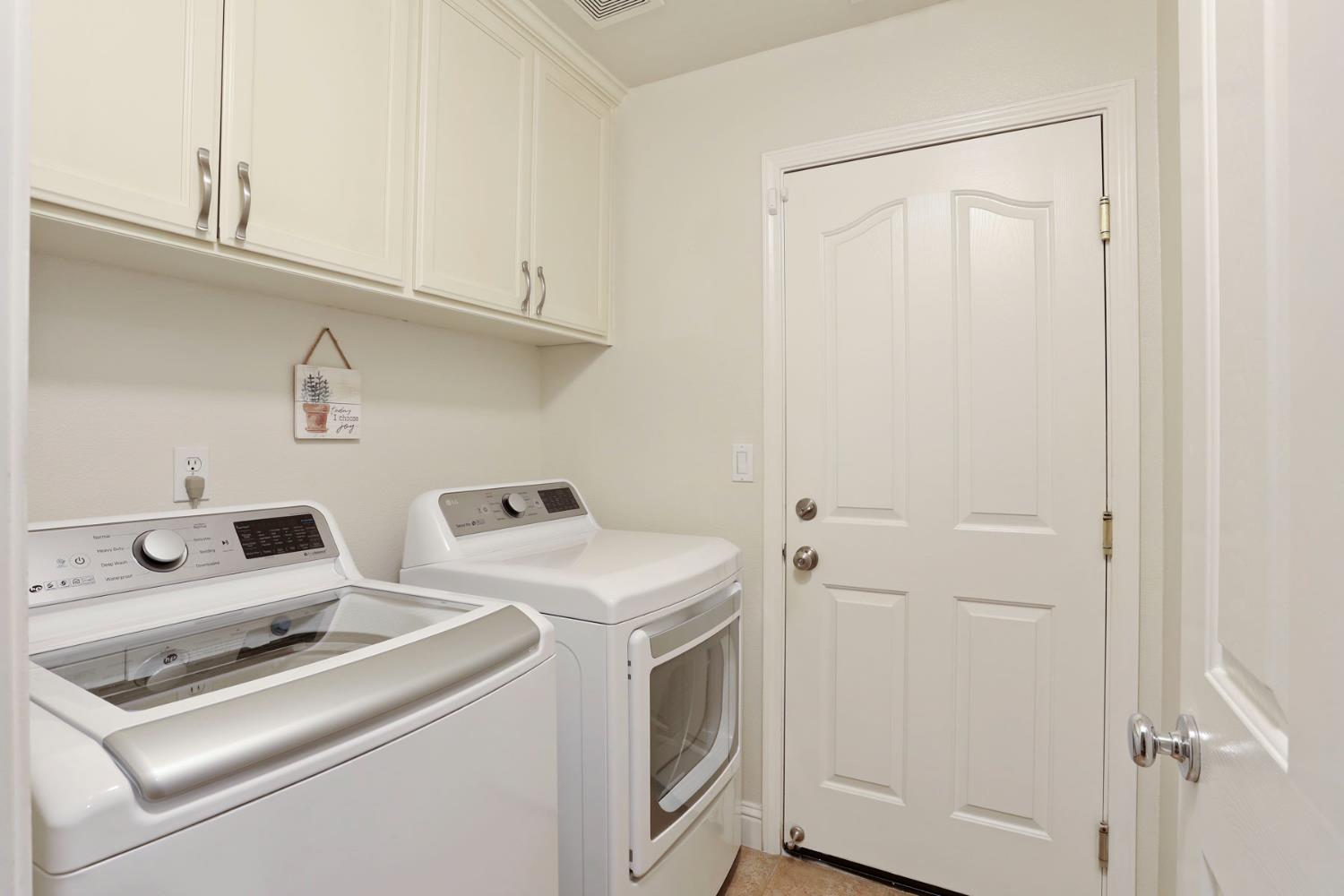 2832 Remington Way Tracy, CA 95377 - Photo 39 of 67 a utility room with dryer and washer