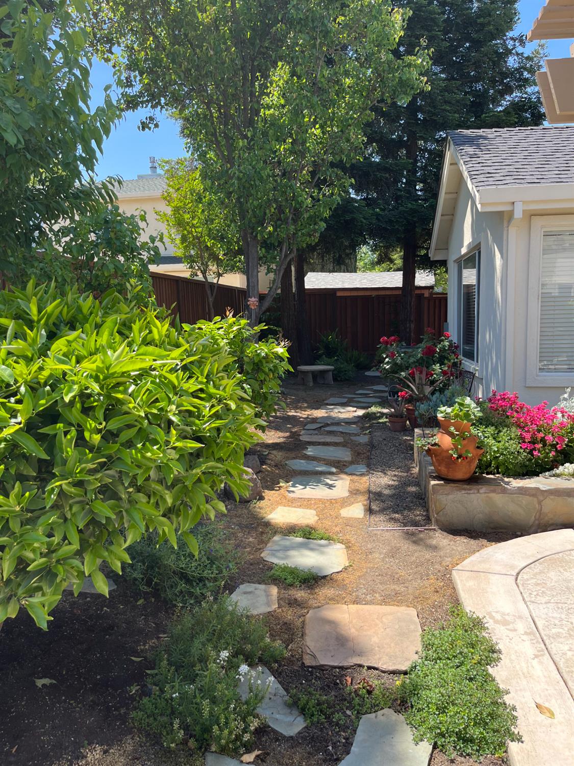 2832 Remington Way Tracy, CA 95377 - Photo 55 of 67 a front view of a house with a yard