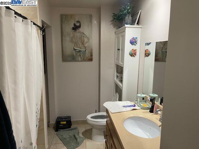 1827 Alemany Boulevard San Francisco, CA 94112 - Photo 8 of 12 a bathroom with a sink toilet and shower