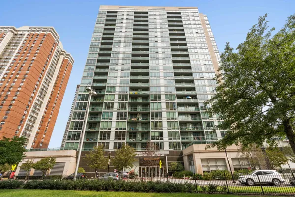 $5,600 | 20 Newport Parkway, Unit 1007, Jersey City, NJ 07310