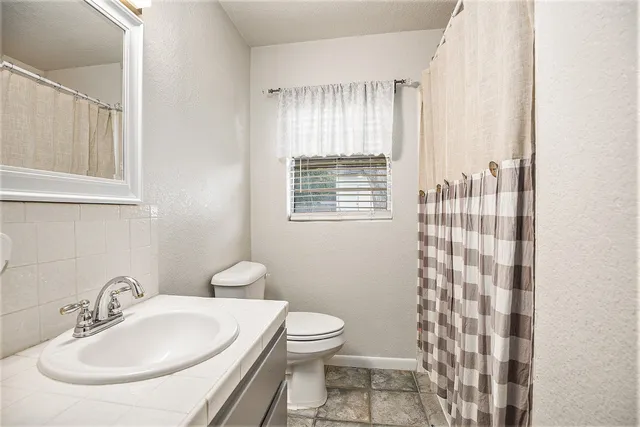 $1,795 | 1526 15th Avenue North, Texas City, TX 77590