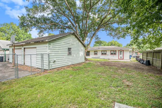 $1,795 | 1526 15th Avenue North, Texas City, TX 77590