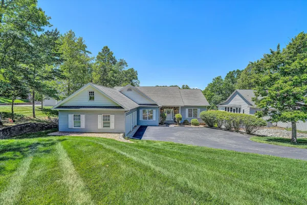 $1,460,000 | 387 Channelview Drive, Moneta, VA 24121