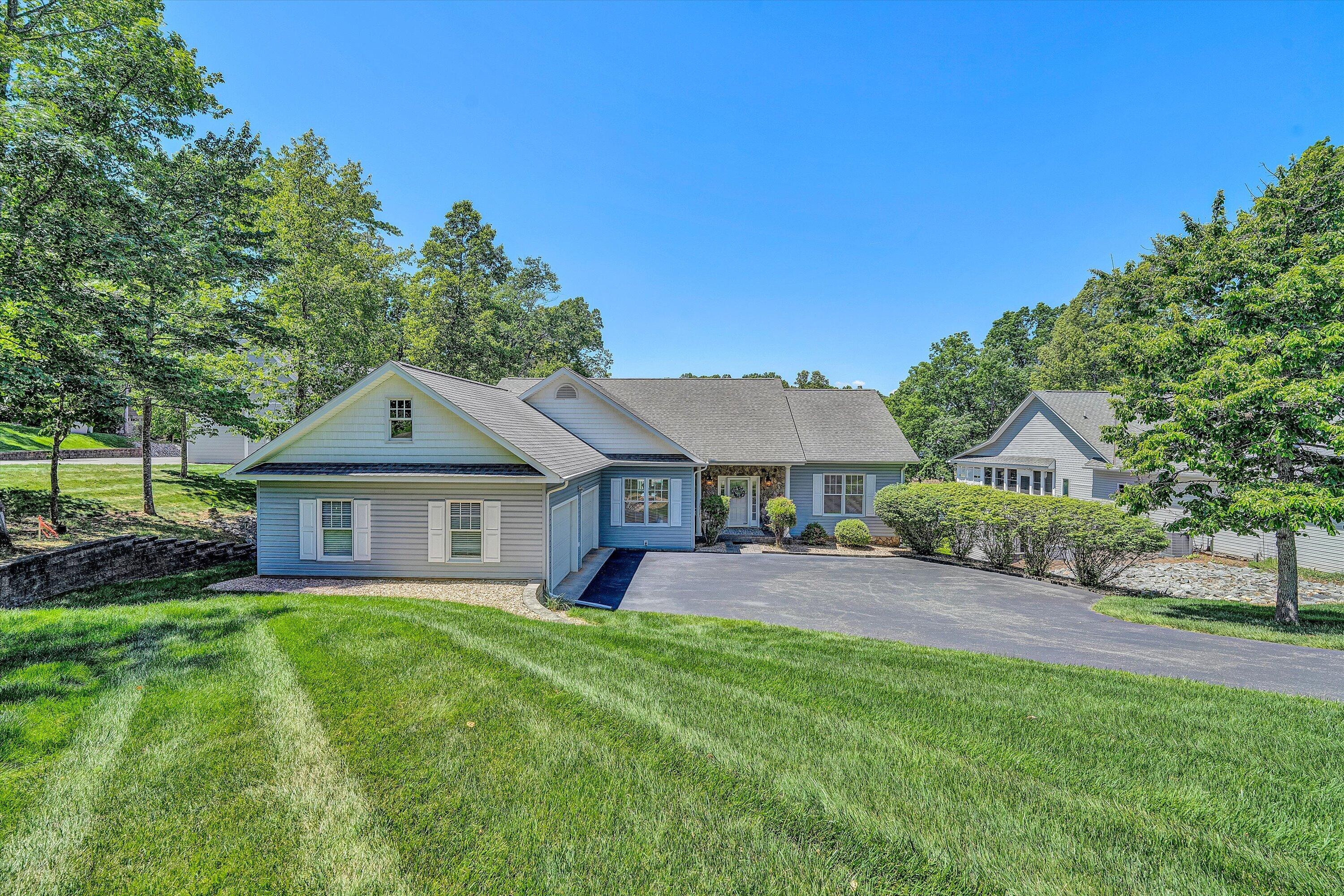 387 Channelview Drive Moneta, VA 24121 - Photo 1 of 64 01-SGP-145