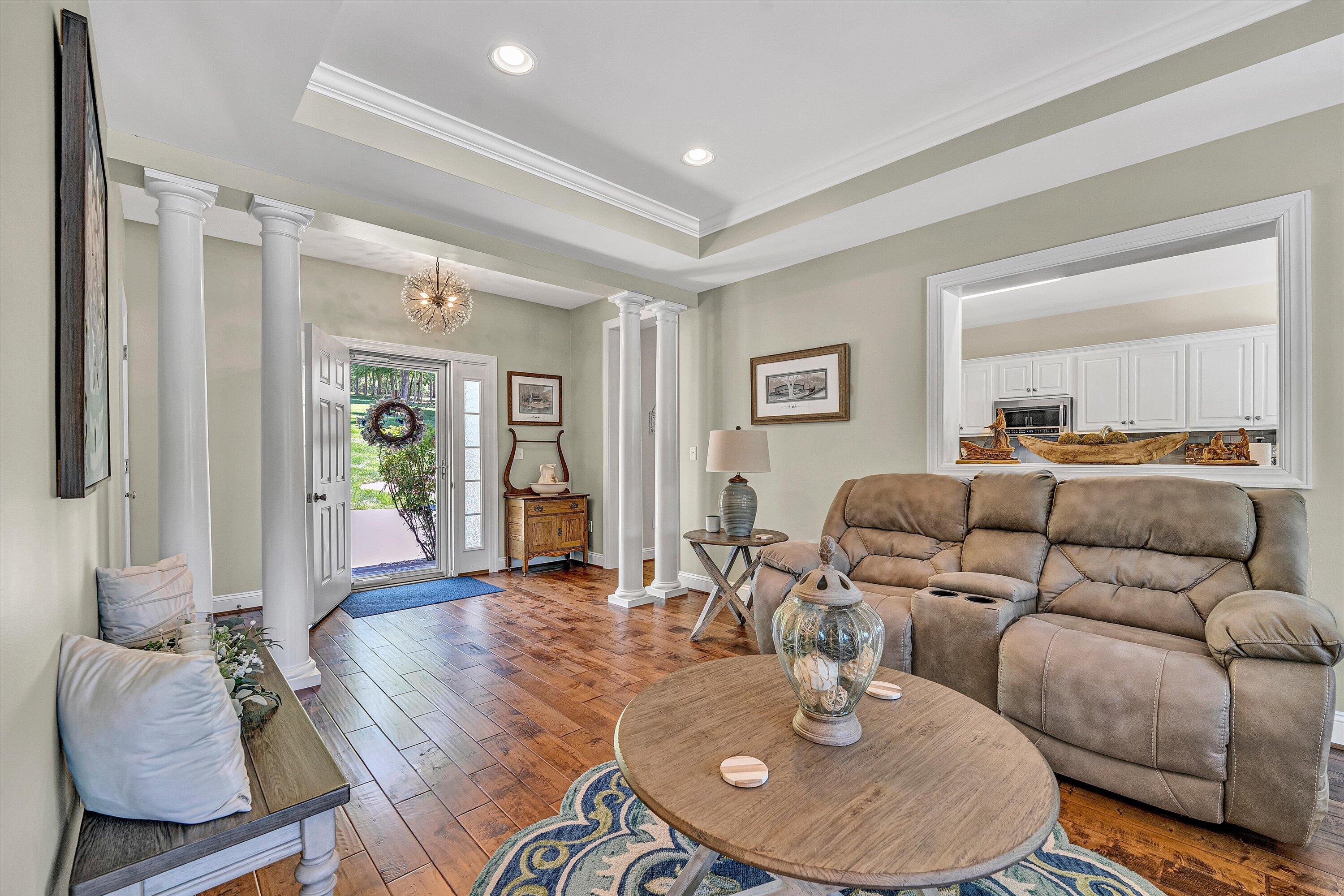 387 Channelview Drive Moneta, VA 24121 - Photo 11 of 64 11-SGP-7