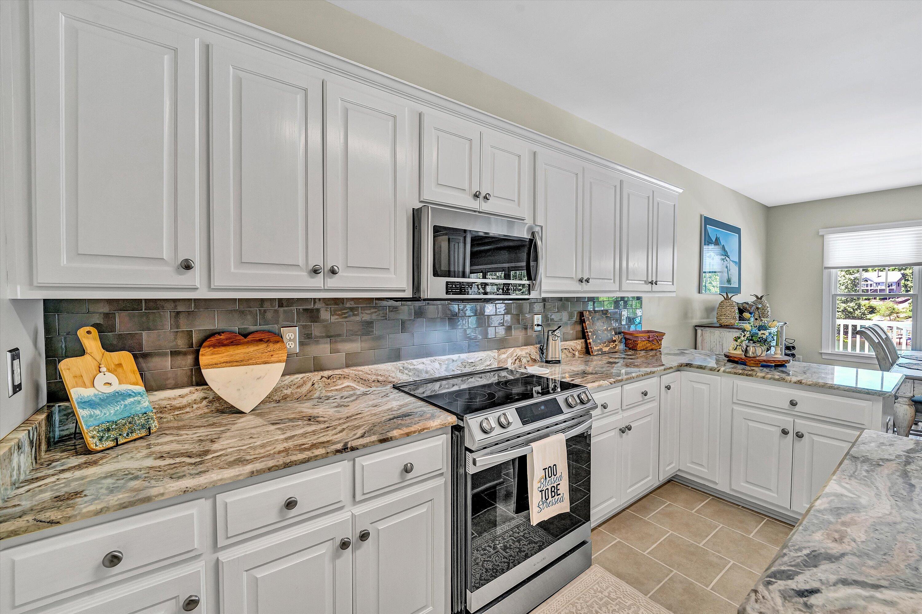 387 Channelview Drive Moneta, VA 24121 - Photo 22 of 64 22-SGP-82