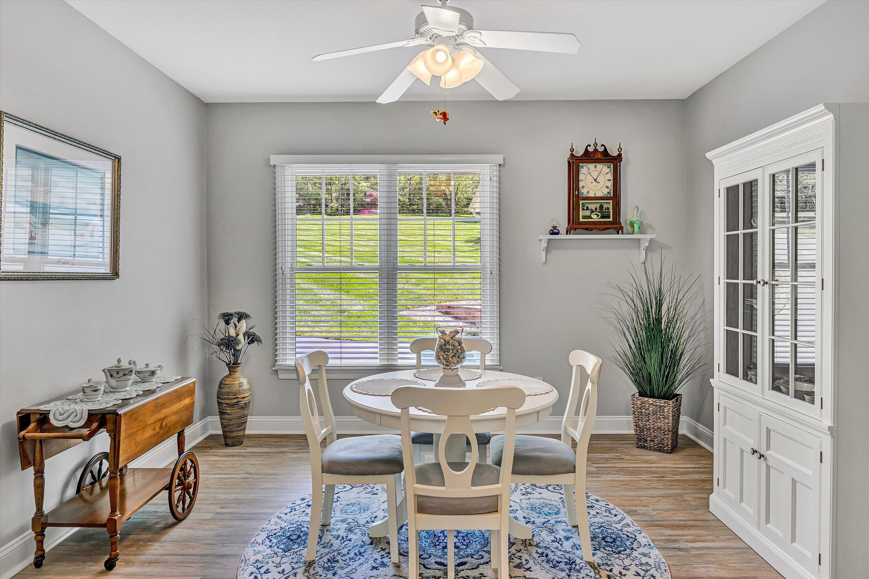 387 Channelview Drive Moneta, VA 24121 - Photo 23 of 64 23-SGP-55