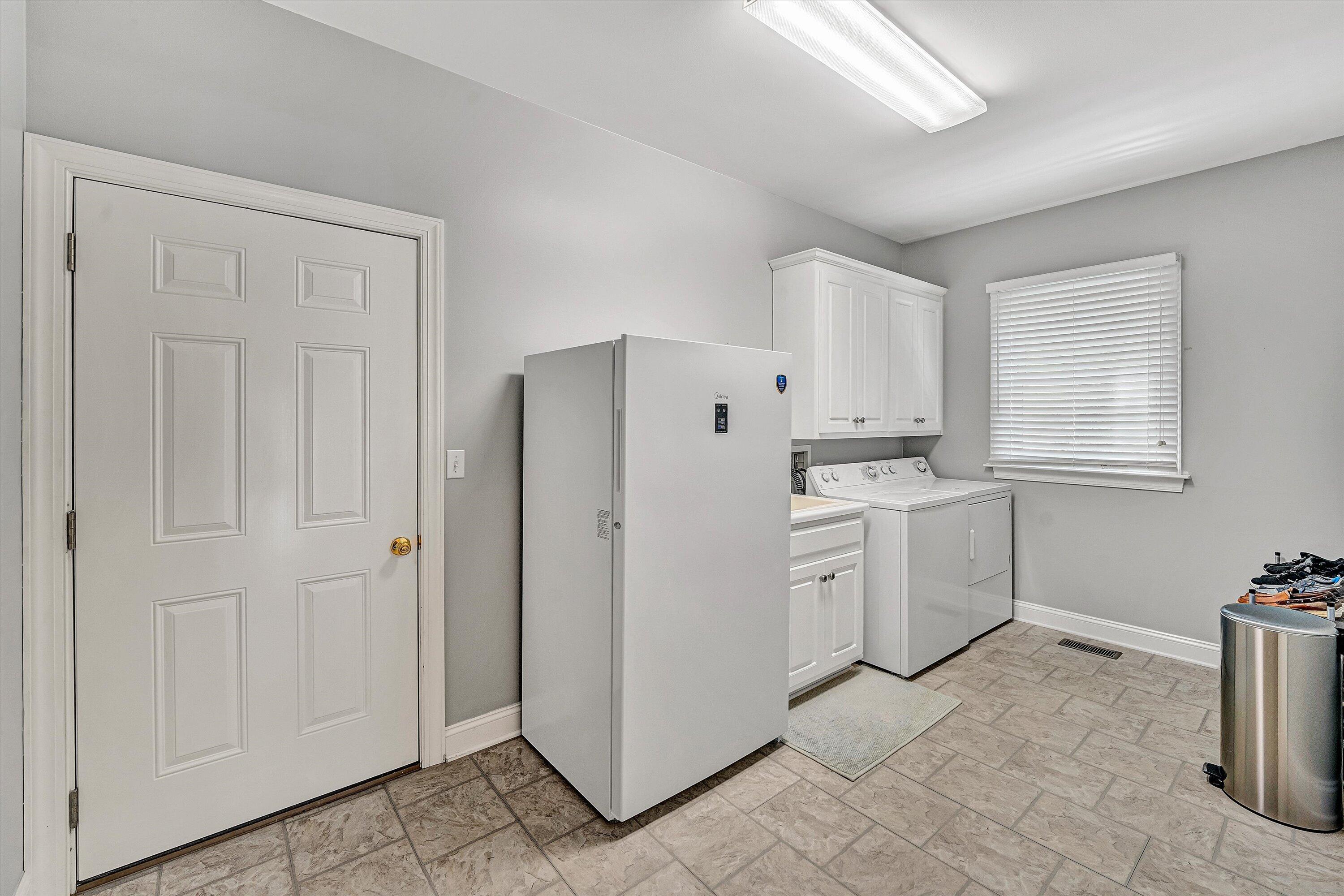 387 Channelview Drive Moneta, VA 24121 - Photo 24 of 64 24-SGP-58