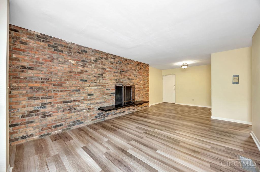 399 West Galbraith Road, Unit 101 Cincinnati, OH 45215 - Photo 2 of 35
