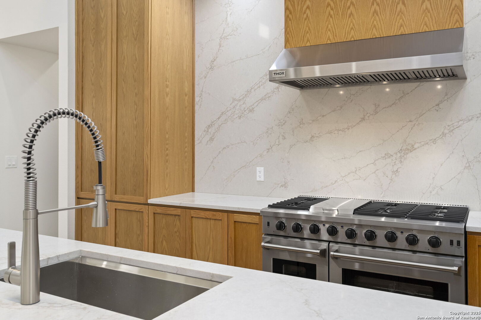 23014 Crafty Ridge San Antonio, TX 78255 - Photo 11 of 35