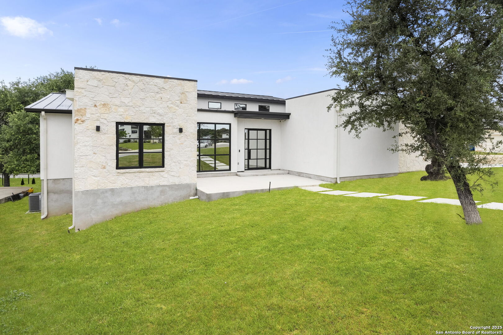 23014 Crafty Ridge San Antonio, TX 78255 - Photo 2 of 35