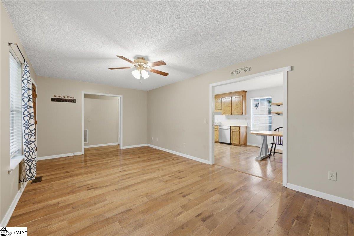 23 Duncan Road Greenville, SC 29617 - Photo 6 of 25 Gallery Image 6