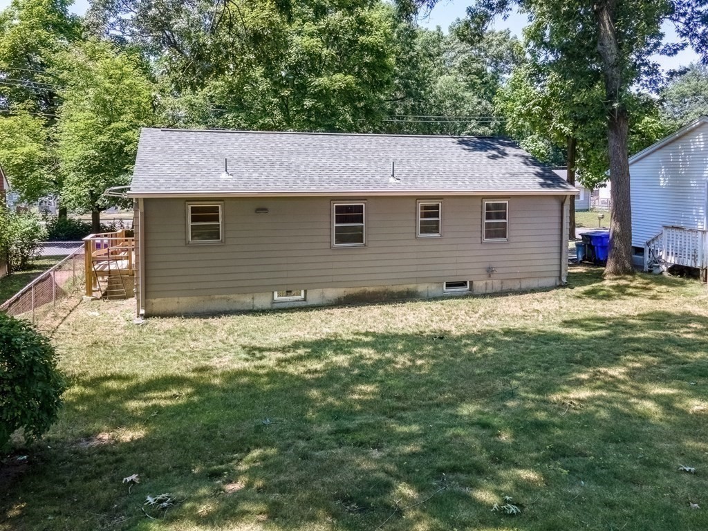 27 Delmore Street Springfield, MA 01109 - Photo 32 of 38