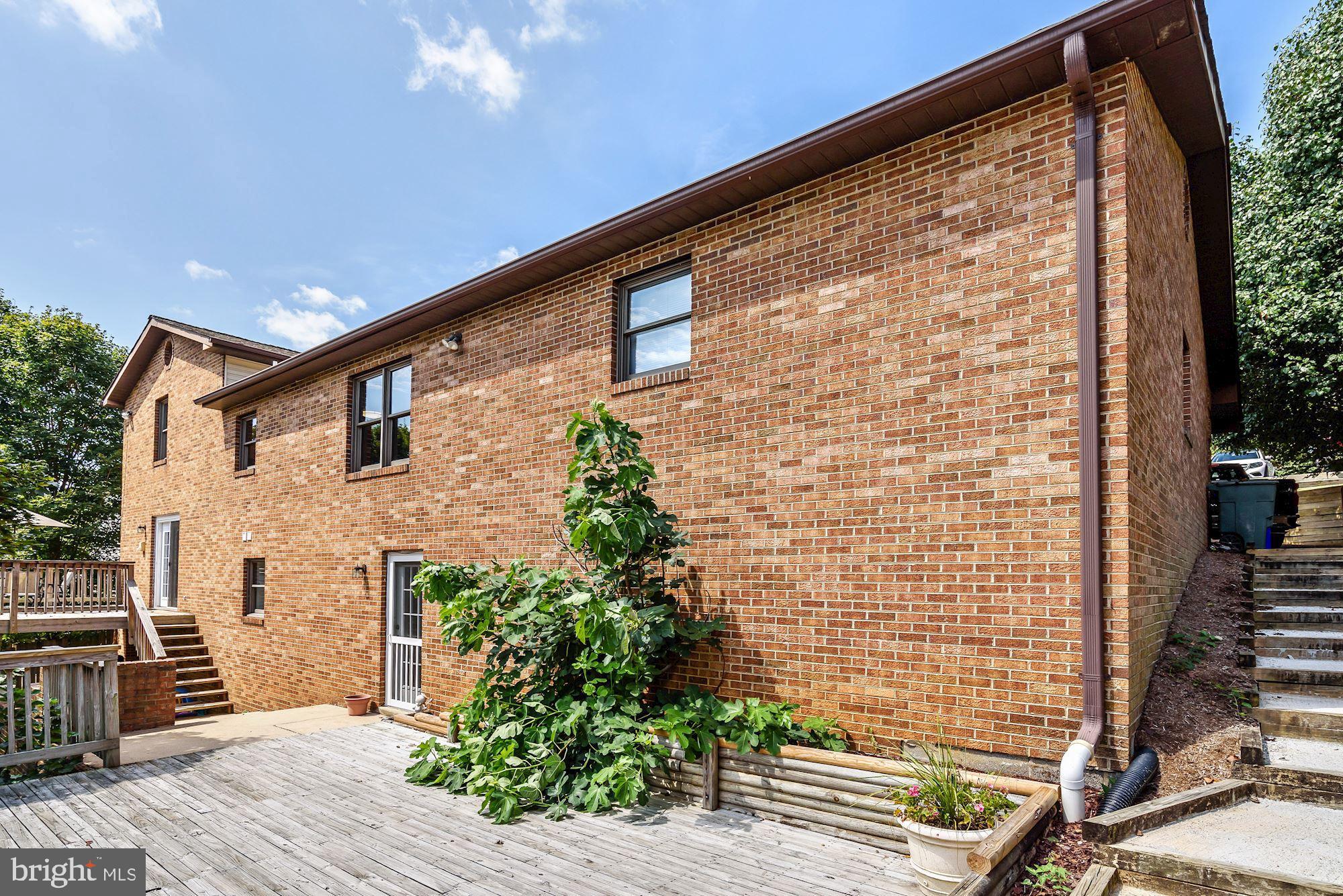 10685 Stansfield Road Laurel, MD 20723 - Photo 42 of 48 Second deck.
