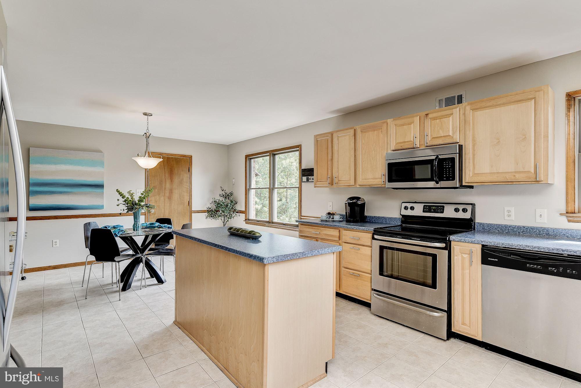 10685 Stansfield Road Laurel, MD 20723 - Photo 7 of 48 Oven/range with built-in microwave.