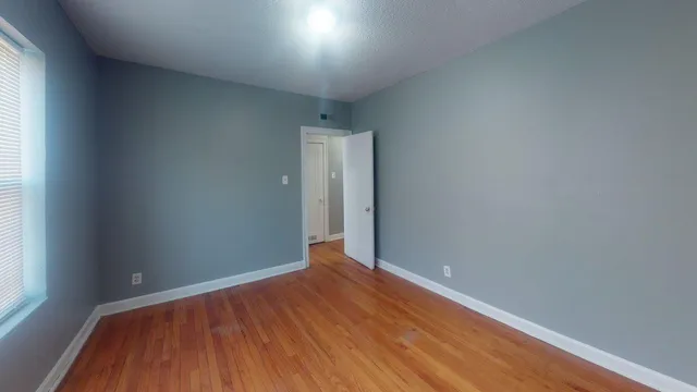 $900 | 817 West 83rd Street, Unit 2N, Chicago, IL 60620