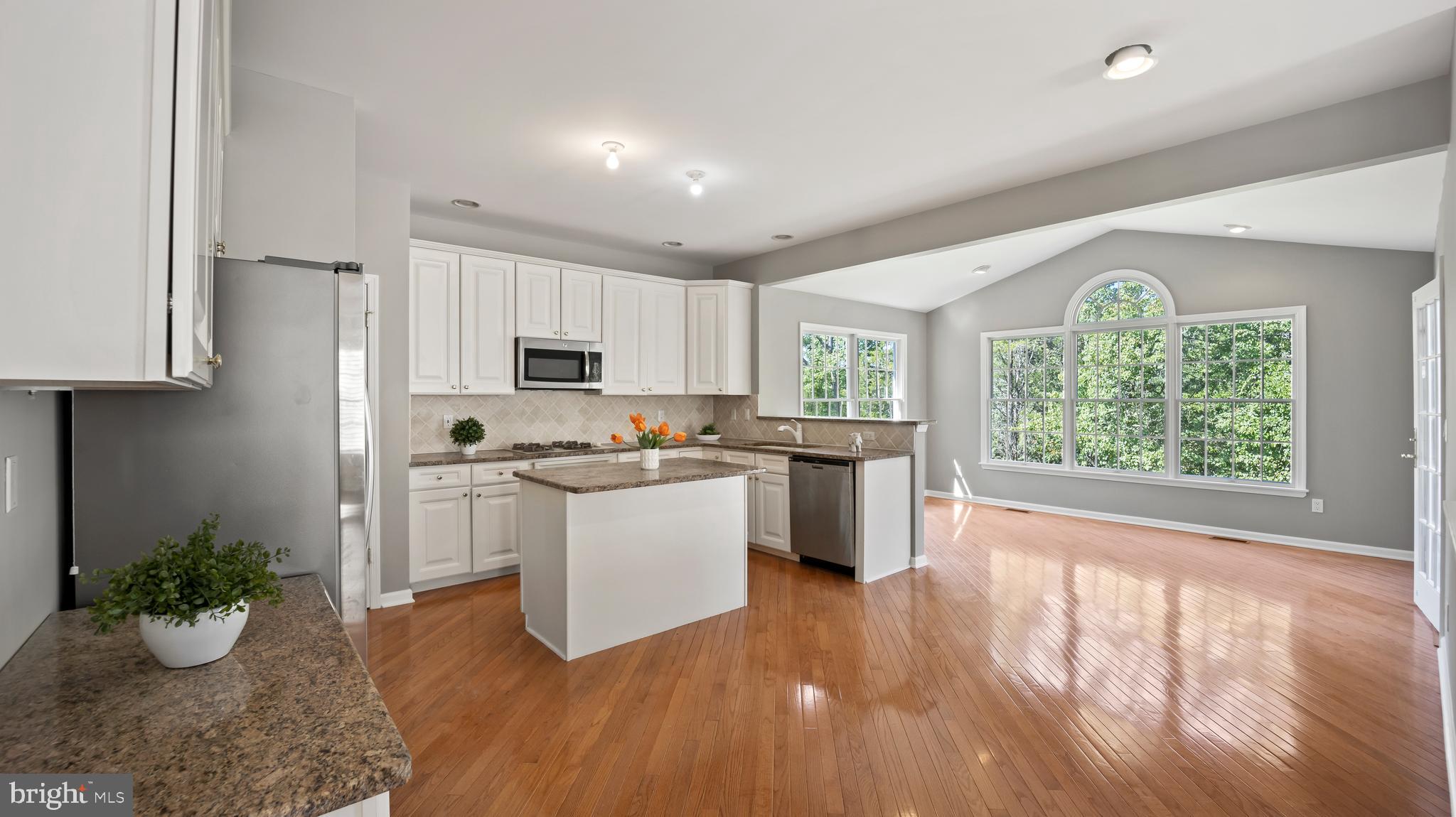 8 Bethpage Drive Skillman, NJ 08558 - Photo 5 of 36