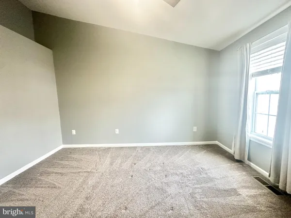 $2,899 | 43158 Whelplehill Terrace, Ashburn, VA 20148