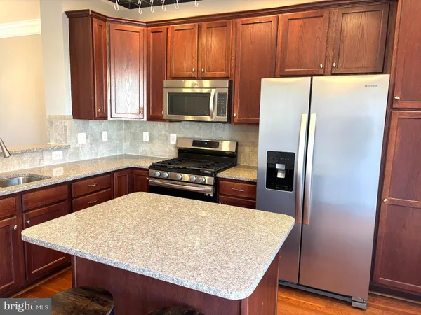 $2,899 | 43158 Whelplehill Terrace, Ashburn, VA 20148