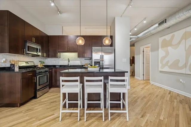 $475,000 | 3125 West Fullerton Avenue, Unit 419, Chicago, IL 60647